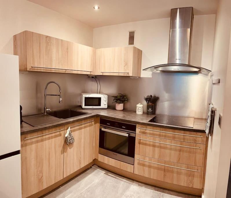 Apartment Grand T2 Renove, Plein Centre, 62 M²